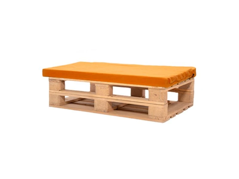 banketka-iz-poddonov-derevyannaya-s-oranzhevoy-podushkoy-art-2025-new-ava-big-1-1.jpg