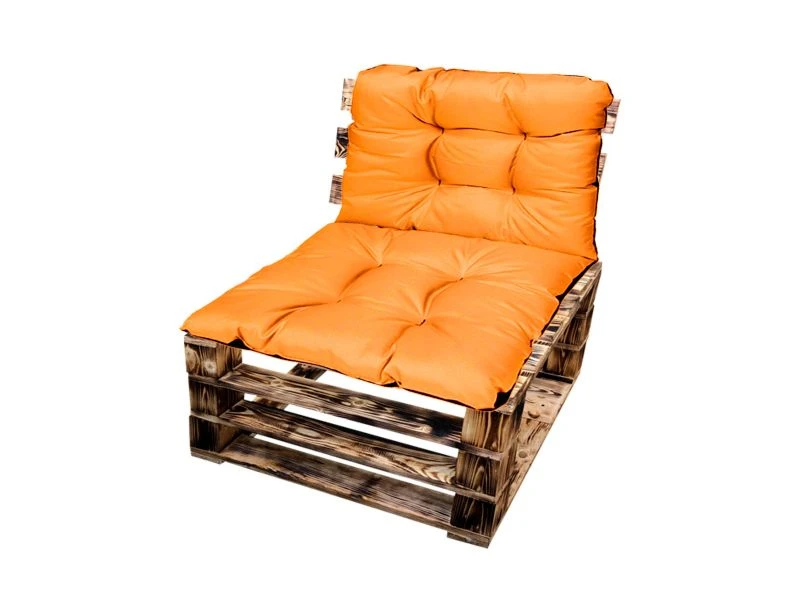 kreslo-iz-poddonov-obozhzhyonnoe-s-oranzhevoy-podushkoy-art-2025-new-ava-big-1.jpg