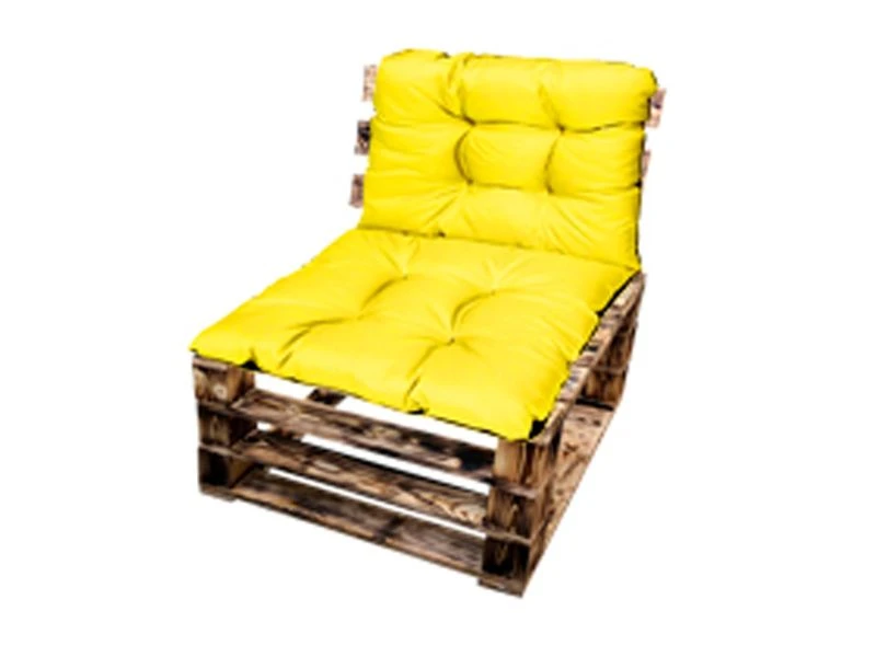 kreslo-iz-poddonov-obozhzhyonnoe-s-zheltoy-podushkoy-art-2025-new-ava-big-1.jpg